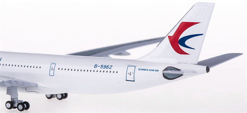 AeroClassics China Eastern for Airbus A330-200 B-5962 1:400 Airplane Pre-built  Airliner Model Display
