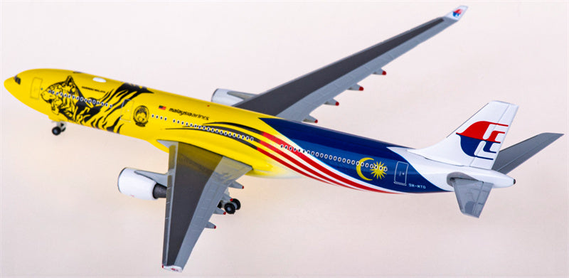 Herpa Malaysia Airlines for Airbus A330-300 9M-MTG 1:500 Airplane Pre-built  Airliner Model Display