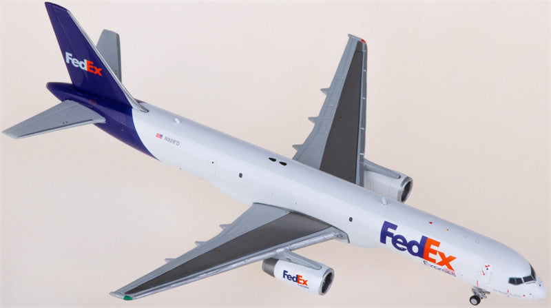 Geminijets FedEx for Boeing 757-200SF N921FD 1:400 Airplane Pre-built  Airliner Model Display