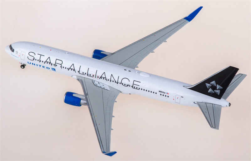 Geminijets United Airlines for Boeing 767-300ER N653UA Star Alliance 1:400 Airplane Pre-built  Airliner Model Display
