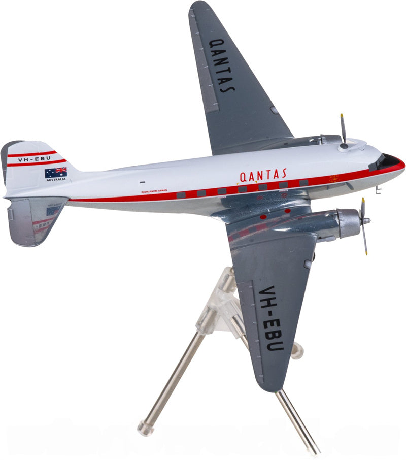 Geminijets Qantas for Douglas DC-3 VH-EBU 1:200 Airplane Pre-built  Airliner Model Display