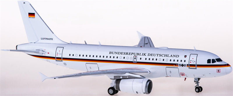 JC Wings Luftwaffe for Airbus A319 15+01 1:200 Aircraft Pre-built  Airliner Model Display