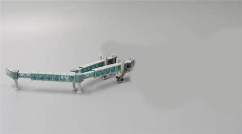 JC WINGS  Air Passenger Bridge Double-aisle  Wide-body Green 1/400 ABS Accessories Scale Model Kits Toy Model